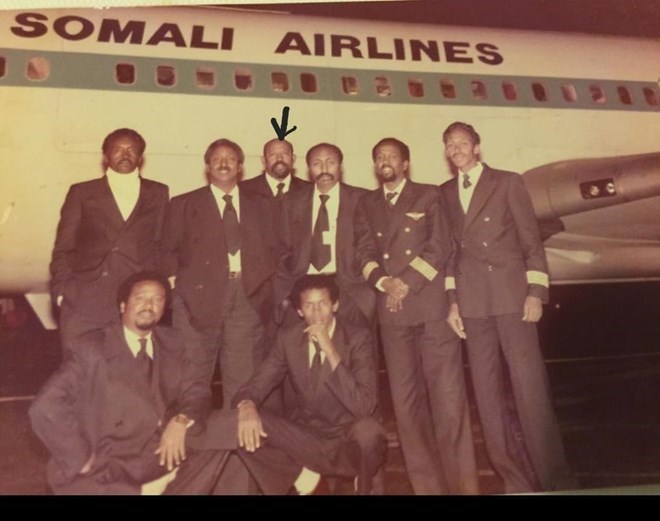 Captain Ofle ( falaar madow) iyo duuliyeyaal kale oo Somali Airlines ah.