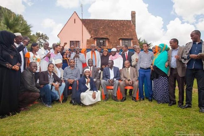 A section of the Somali community paid CORD leader, Raila Odinga visit on Tuesday assuring him of their support for 2017 presidency.[Photo/facebook.com]