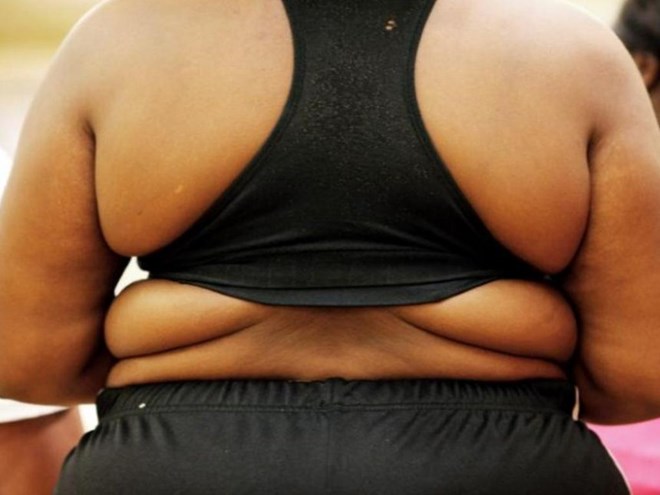A competitor prepares to go in front of judges at a casting call for the second season of the reality television programme ''Dance Your Ass Off'', during which overweight or obese contestants hope to lose weight by dancing, in New York December 18, 2009. /REUTERS