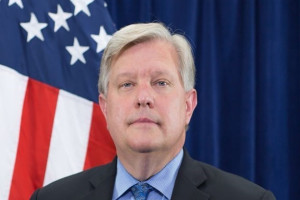 Maraykanka oo xilka ka qaaday Safiirka Soomaaliya iyo dublamaasiyiin kale